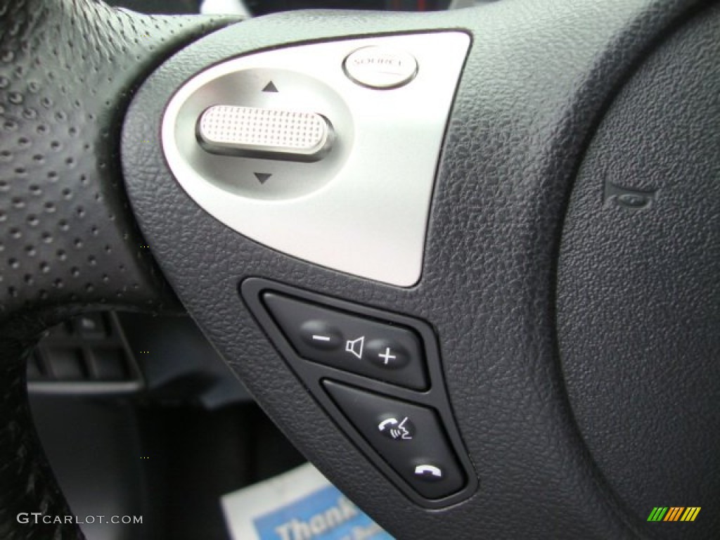 2011 Nissan Juke SV Controls Photo #69643467