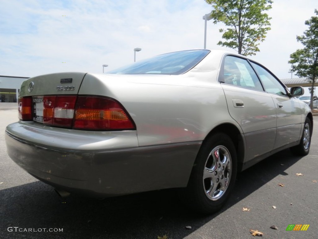 1997 ES 300 - Antique Sage Pearl / Gray photo #3