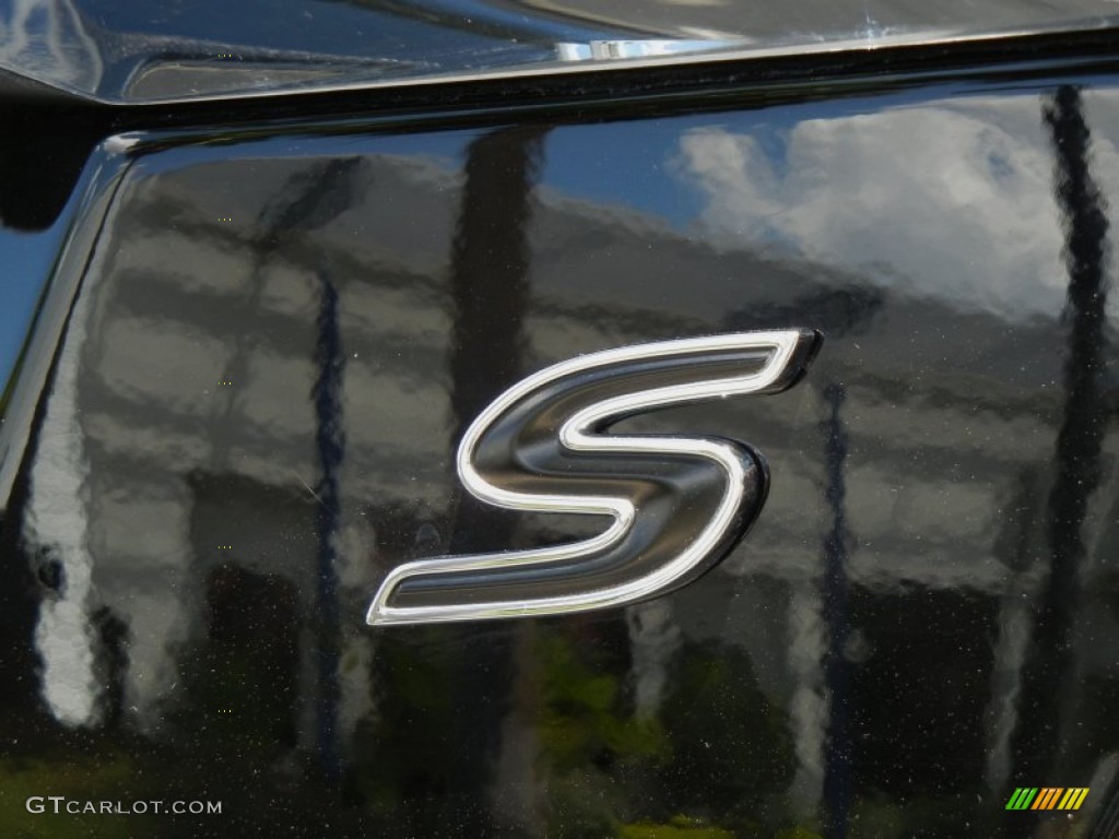 2012 Chrysler 200 S Sedan Marks and Logos Photos