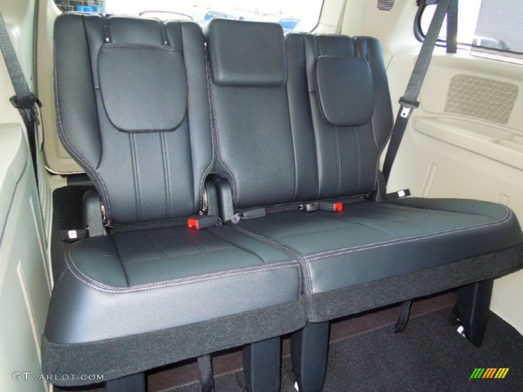 Black/Light Graystone Interior 2013 Chrysler Town & Country Touring - L Photo #69650504