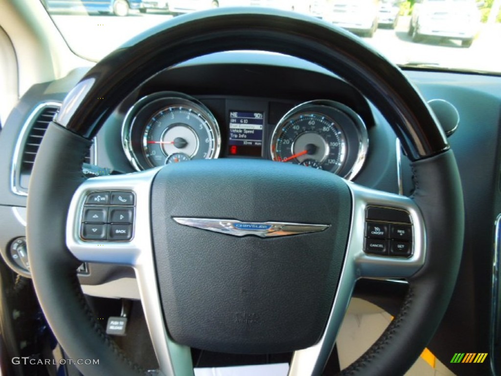 2013 Chrysler Town & Country Limited Black/Light Graystone Steering Wheel Photo #69650707