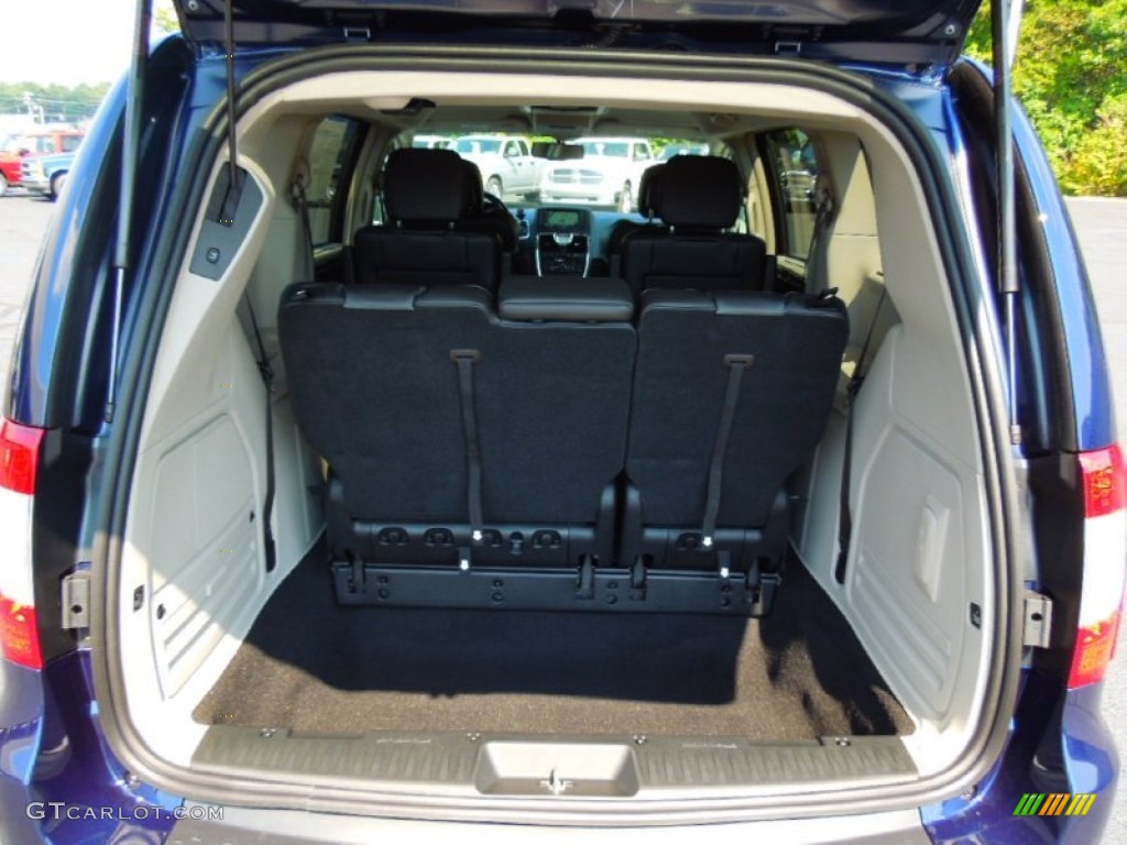 2013 Chrysler Town & Country Limited Trunk Photo #69650761