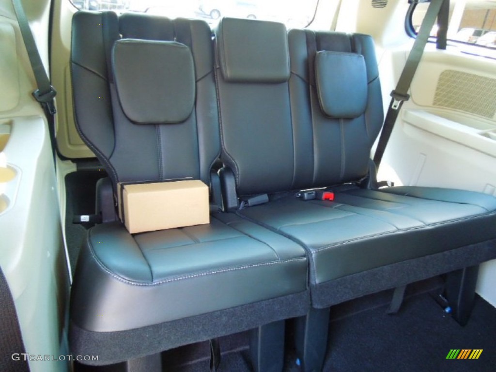 Black/Light Graystone Interior 2013 Chrysler Town & Country Limited Photo #69650788