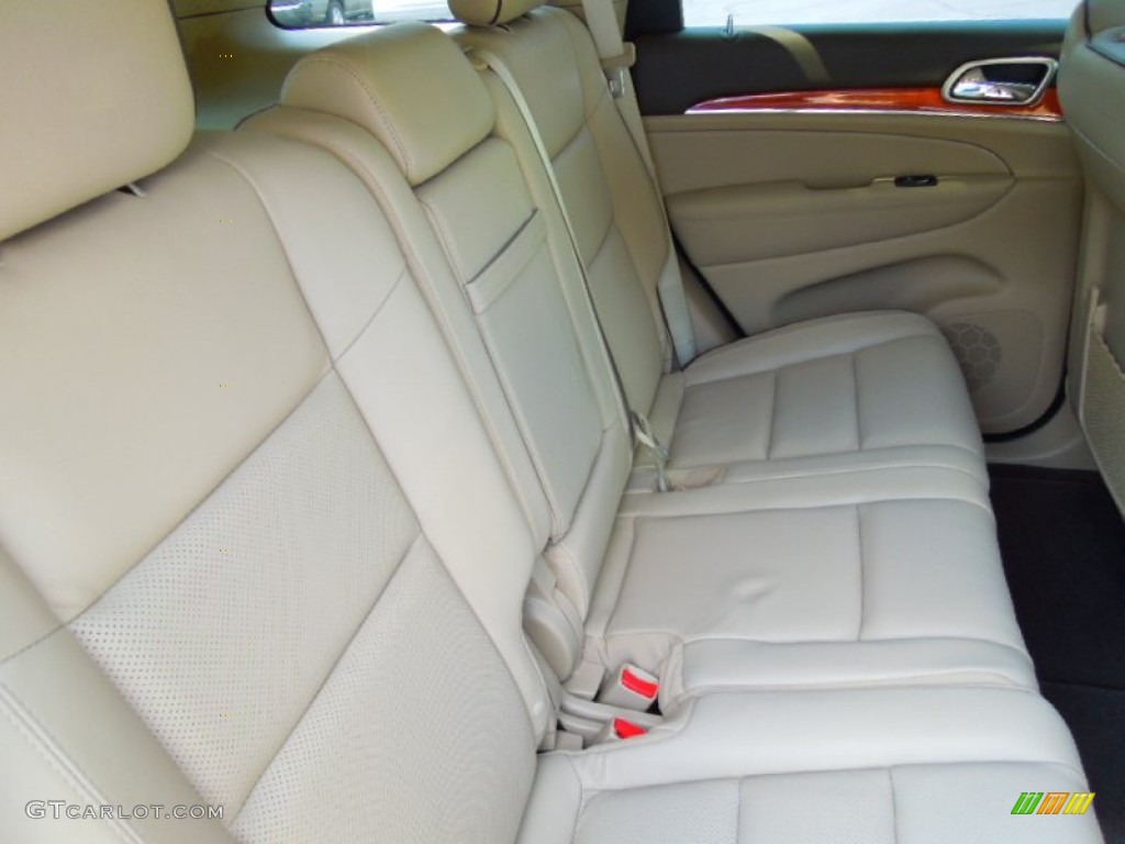Dark Frost Beige/Light Frost Beige Interior 2013 Jeep Grand Cherokee Overland Photo #69651061