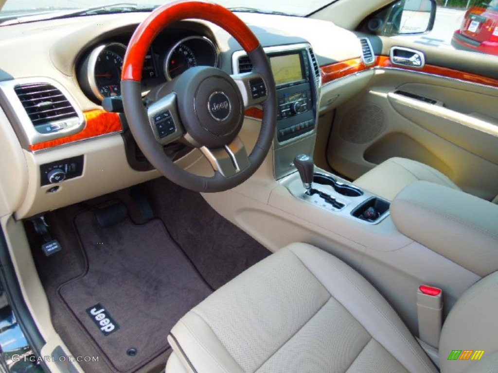 Dark Frost Beige/Light Frost Beige Interior 2013 Jeep Grand Cherokee Overland Photo #69651115