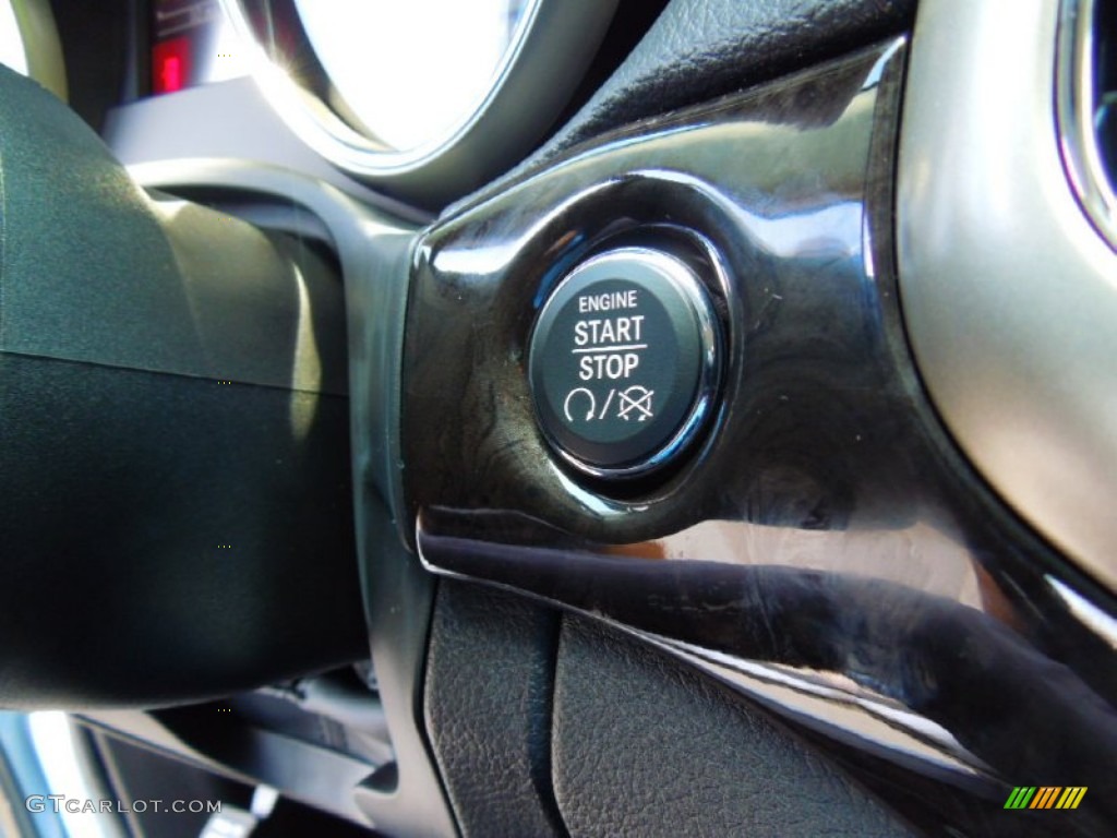 2013 Grand Cherokee Laredo - Winter Chill Pearl / Black photo #14