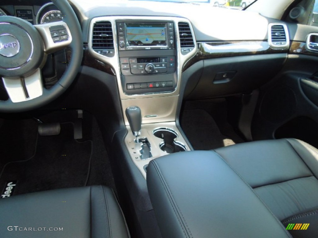 2013 Grand Cherokee Laredo - Winter Chill Pearl / Black photo #19