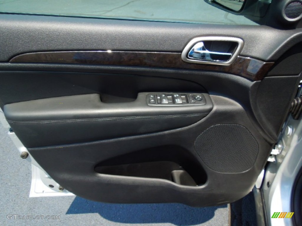 2013 Grand Cherokee Laredo - Bright Silver Metallic / Black photo #10