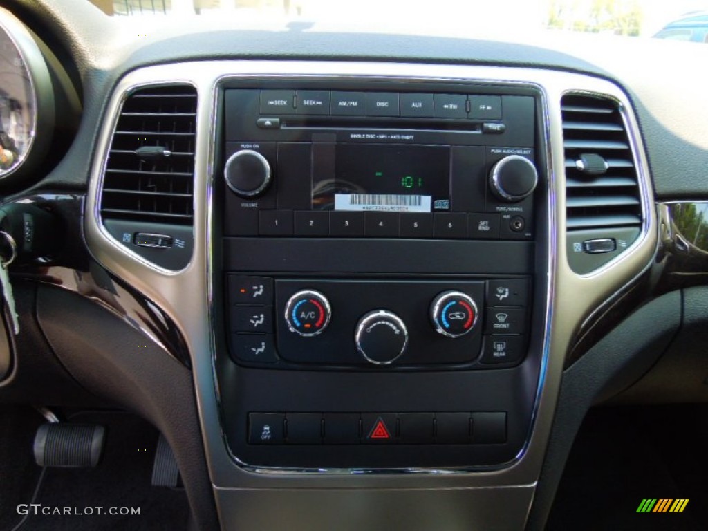 2013 Grand Cherokee Laredo - Bright Silver Metallic / Black photo #12
