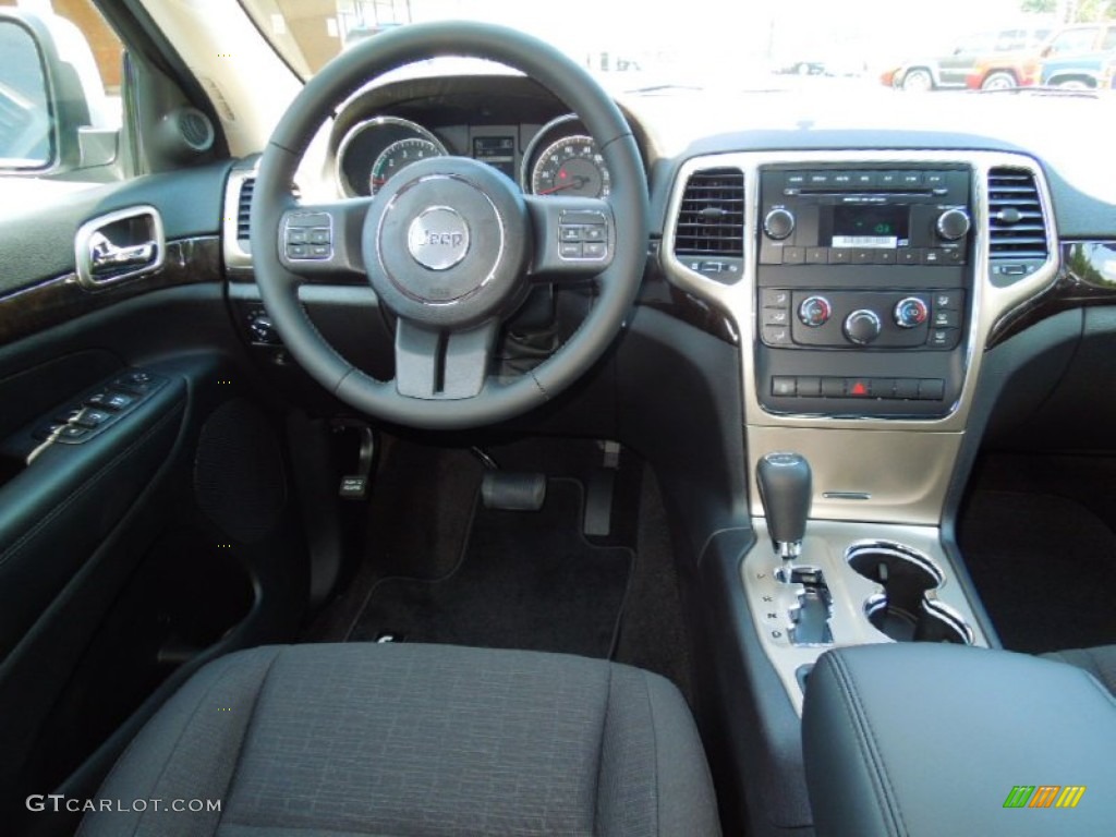 2013 Grand Cherokee Laredo - Bright Silver Metallic / Black photo #16