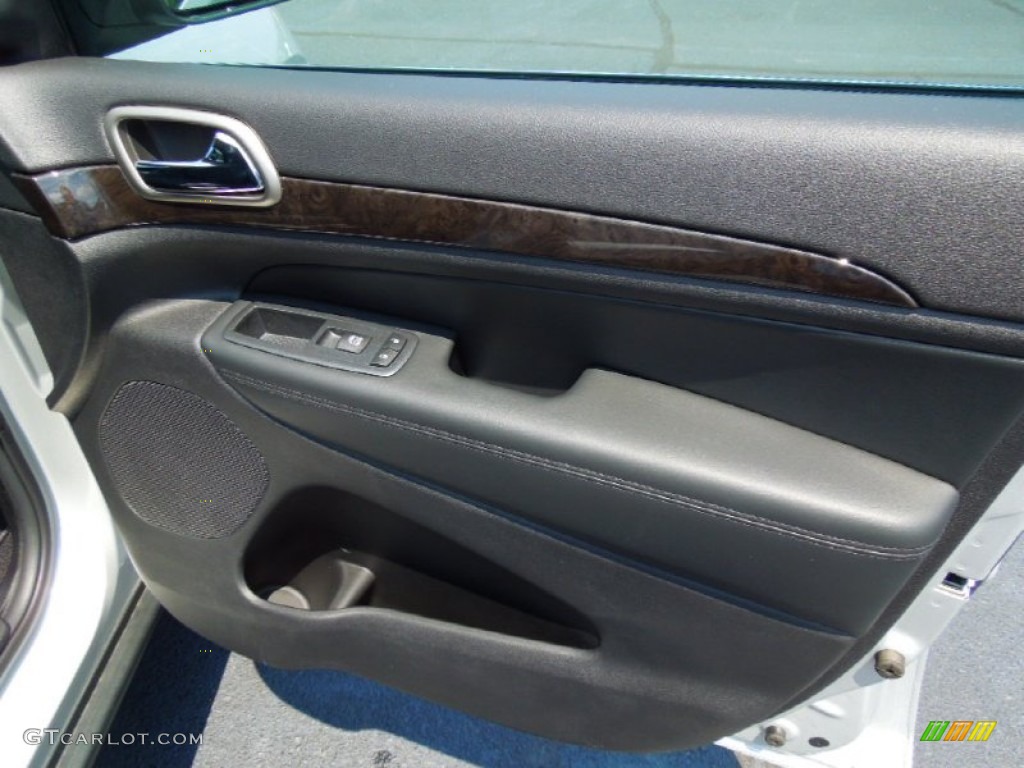 2013 Grand Cherokee Laredo - Bright Silver Metallic / Black photo #22