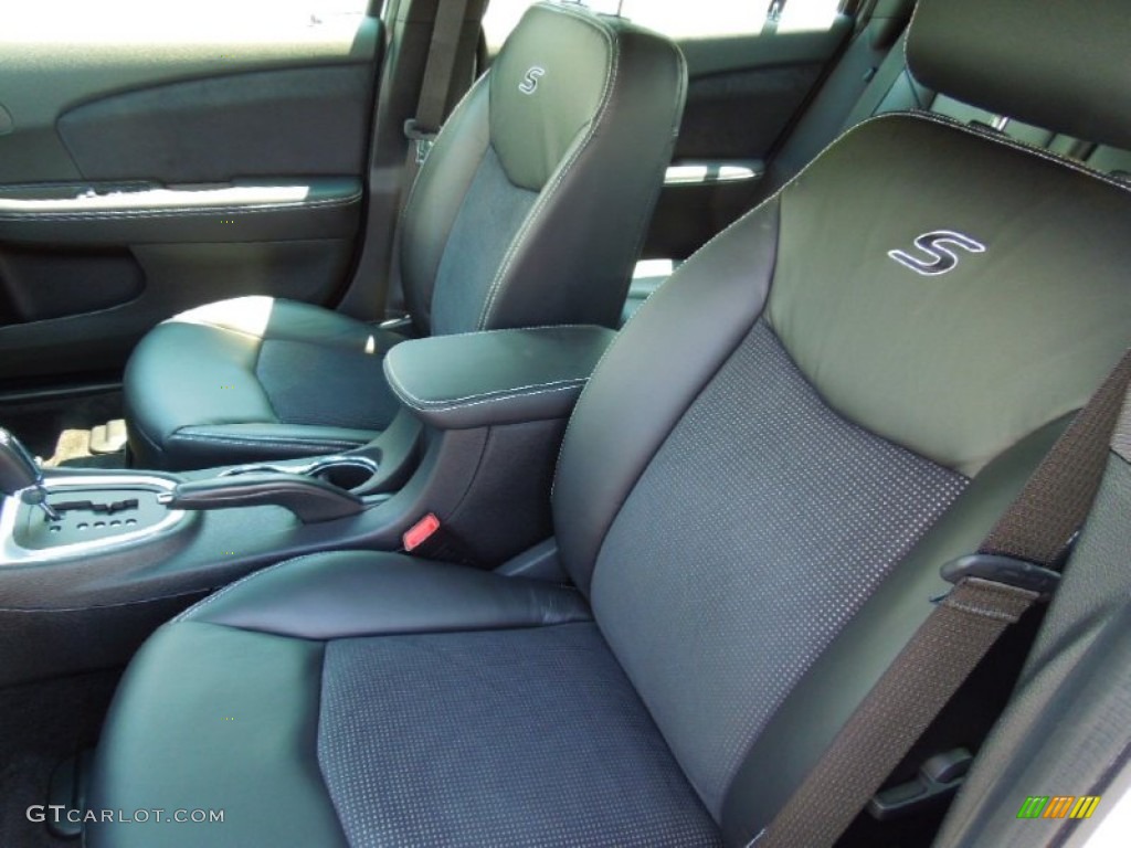 2013 Chrysler 200 S Sedan Front Seat Photo #69652344