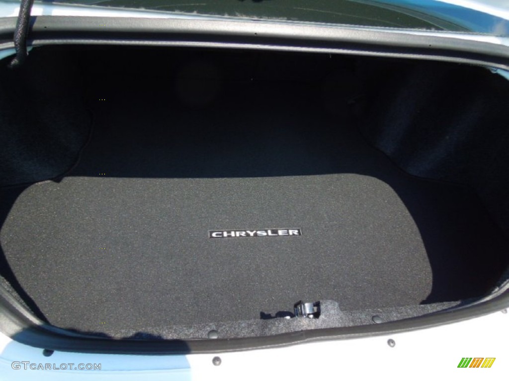 2013 Chrysler 200 S Sedan Trunk Photos