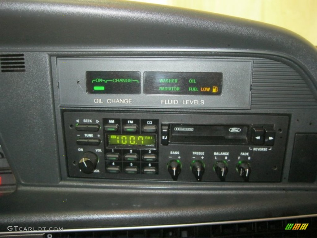 1990 Ford Thunderbird SC Super Coupe Audio System Photo #69653401