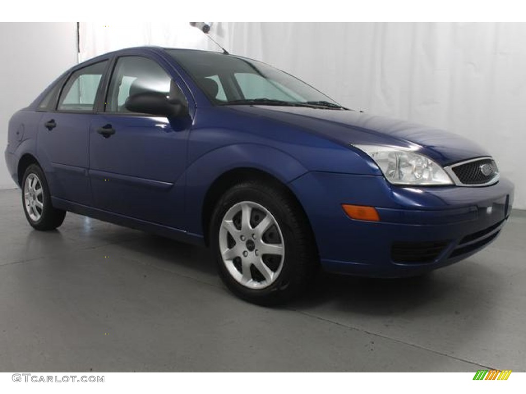 2005 Focus ZX4 SE Sedan - Sonic Blue Metallic / Dark Flint/Light Flint photo #3