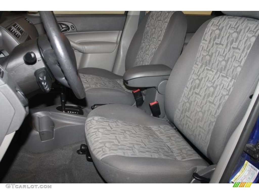 2005 Ford Focus ZX4 SE Sedan Front Seat Photo #69654388