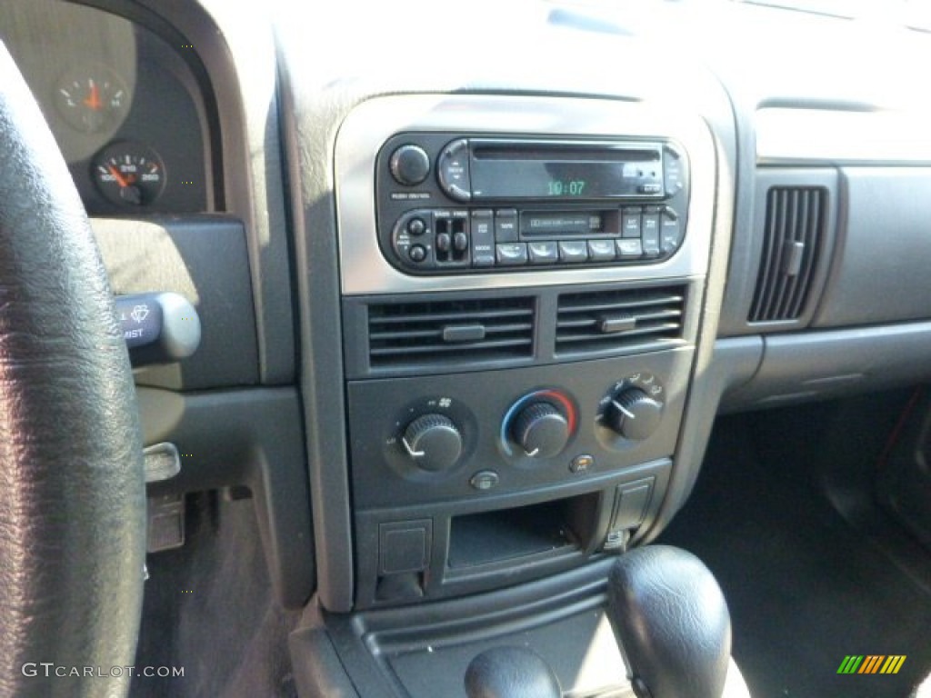 2004 Jeep Grand Cherokee Columbia Edition 4x4 Controls Photo #69655678