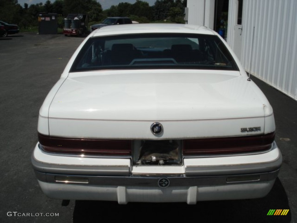 1995 Roadmaster Sedan - Bright White / Blue photo #5