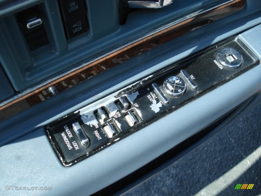 1995 Roadmaster Sedan - Bright White / Blue photo #11
