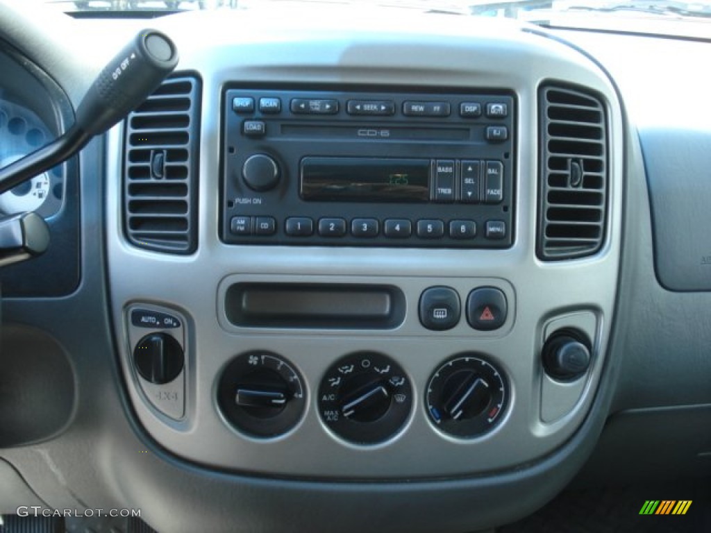 2003 Ford Escape XLT V6 4WD Controls Photo #69659181
