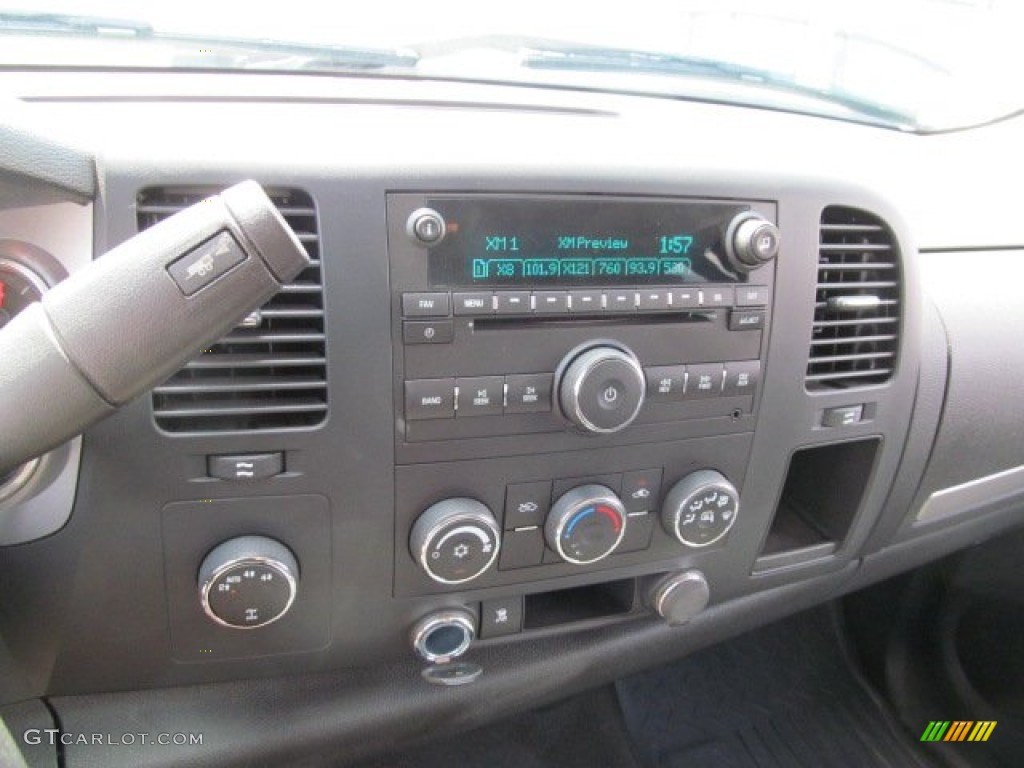 2009 GMC Sierra 1500 SLE Extended Cab 4x4 Controls Photo #69660813