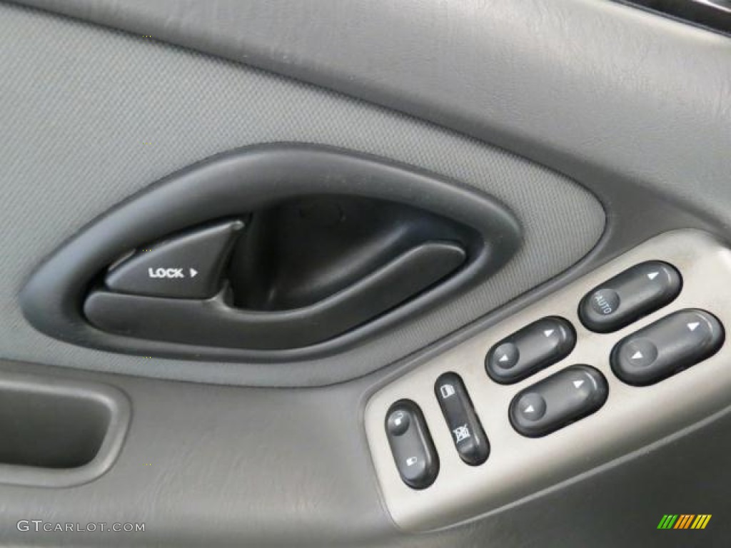 2005 Ford Escape XLT V6 4WD Controls Photo #69662478