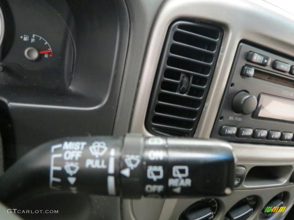 2005 Ford Escape XLT V6 4WD Controls Photo #69662553