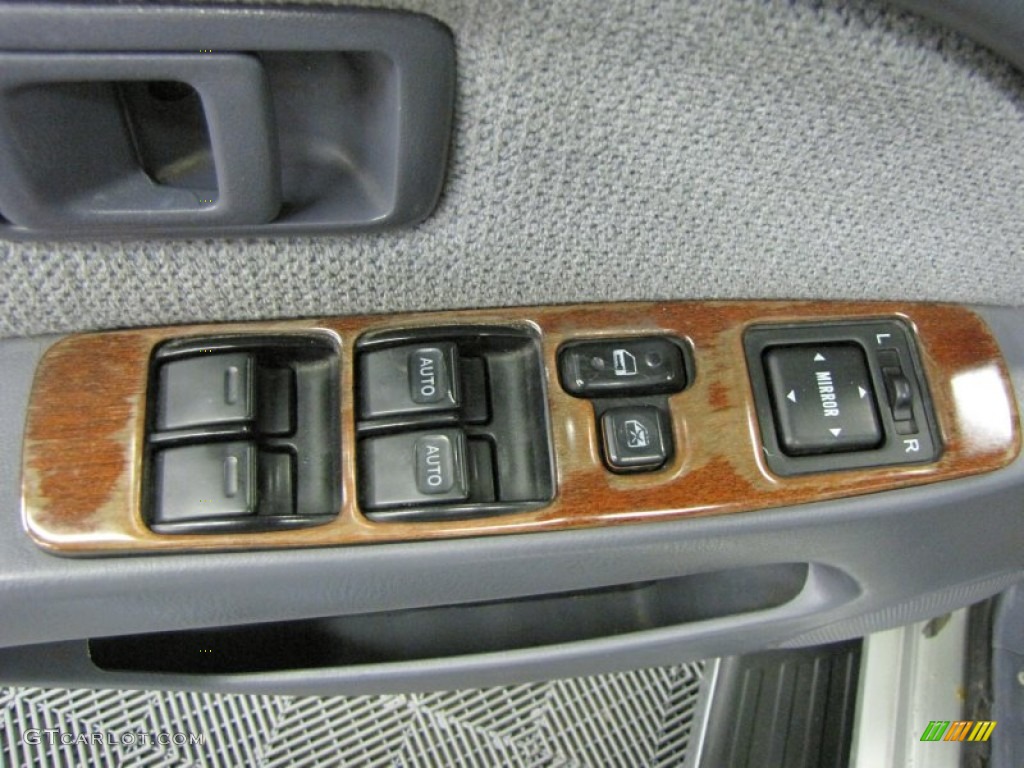 1999 4Runner SR5 4x4 - Millennium Silver Metallic / Gray photo #15