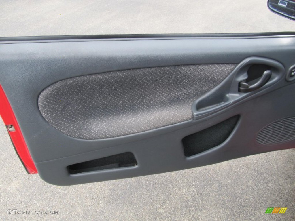 2005 Chevrolet Cavalier LS Coupe Door Panel Photos