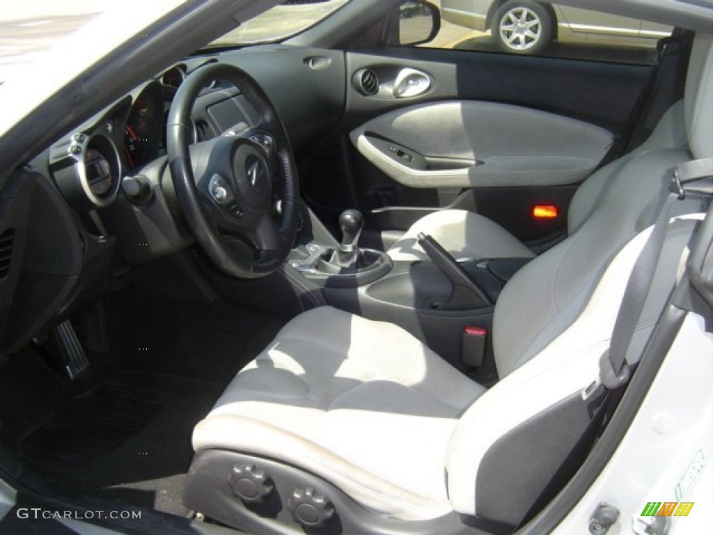 2009 Nissan 370Z Touring Coupe Interior Color Photos