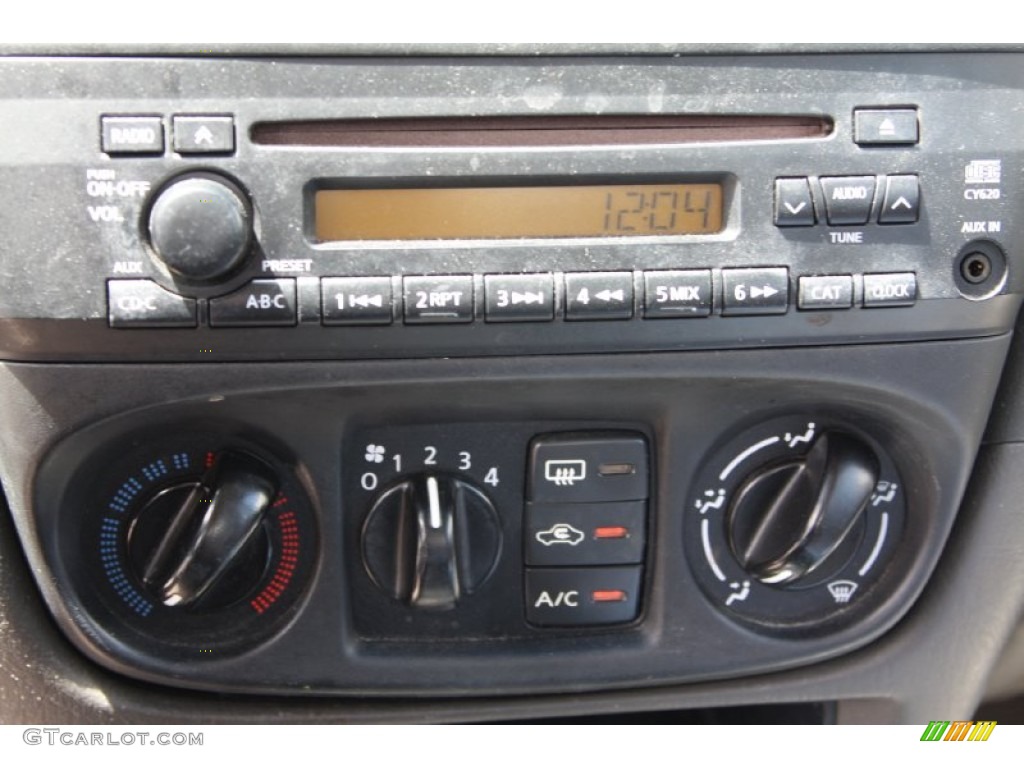 2004 Nissan Sentra 1.8 S Audio System Photos