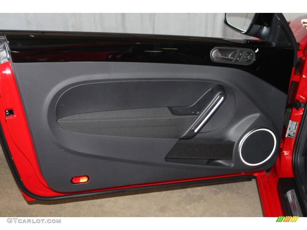 2013 Volkswagen Beetle Turbo Titan Black Door Panel Photo #69668145