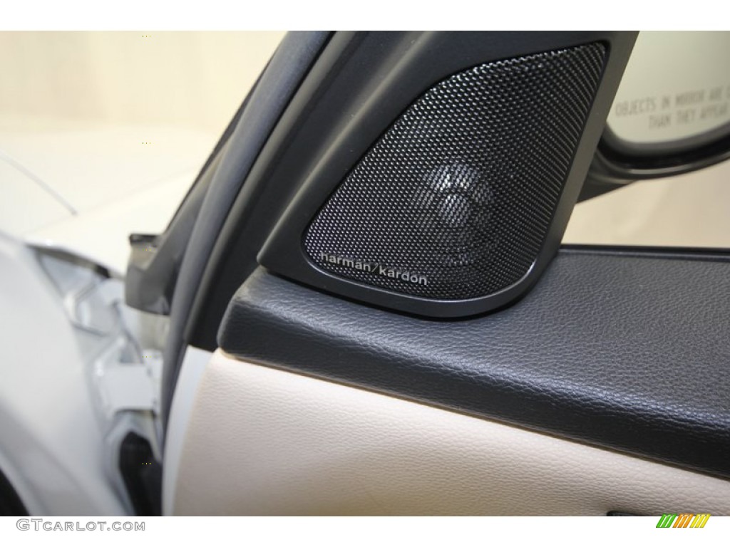2011 BMW 3 Series 328i Sports Wagon Audio System Photos
