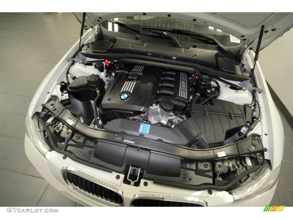 2011 BMW 3 Series 328i Sports Wagon Engine Photos