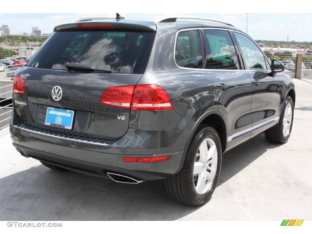 2013 Touareg VR6 FSI Executive 4XMotion - Dark Flint Metallic / Saddle Brown photo #5