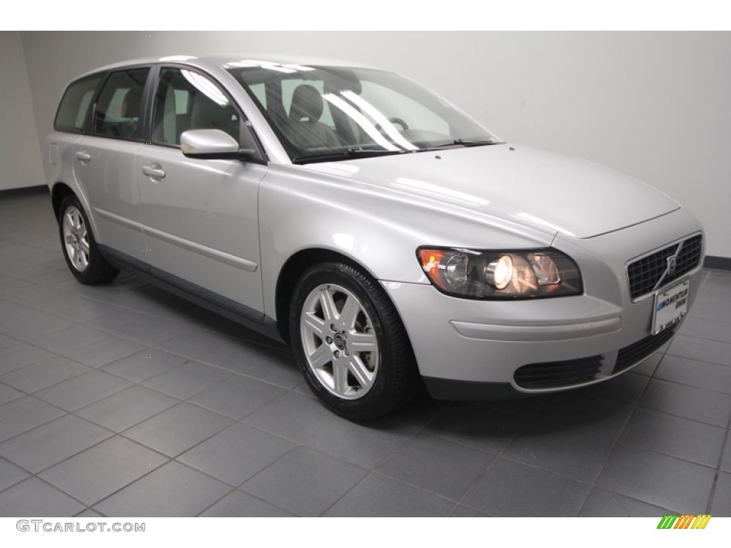 2006 V50 2.4i - Silver Metallic / Dark Beige/Quartz photo #1