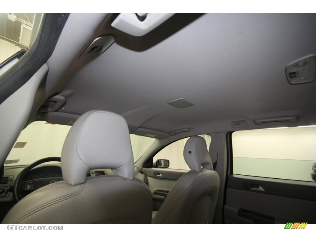 2006 V50 2.4i - Silver Metallic / Dark Beige/Quartz photo #25