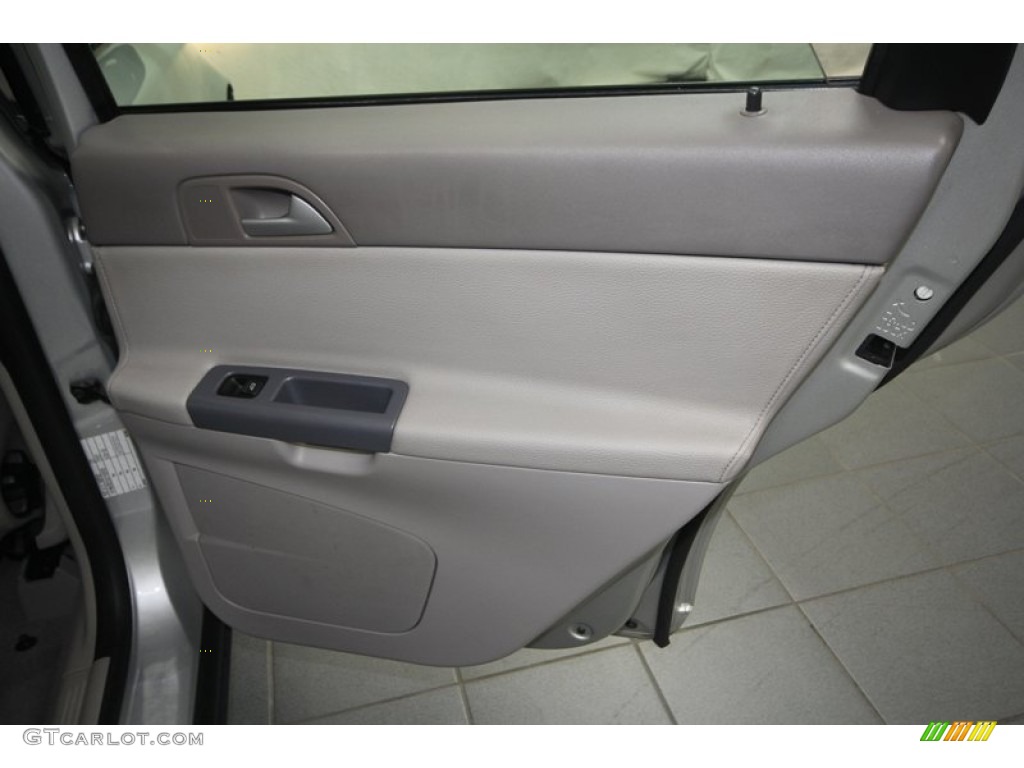 2006 V50 2.4i - Silver Metallic / Dark Beige/Quartz photo #31