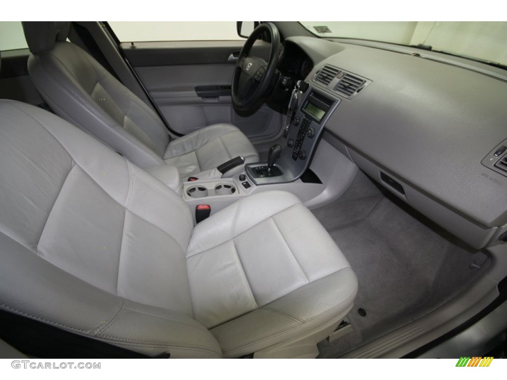 2006 V50 2.4i - Silver Metallic / Dark Beige/Quartz photo #33