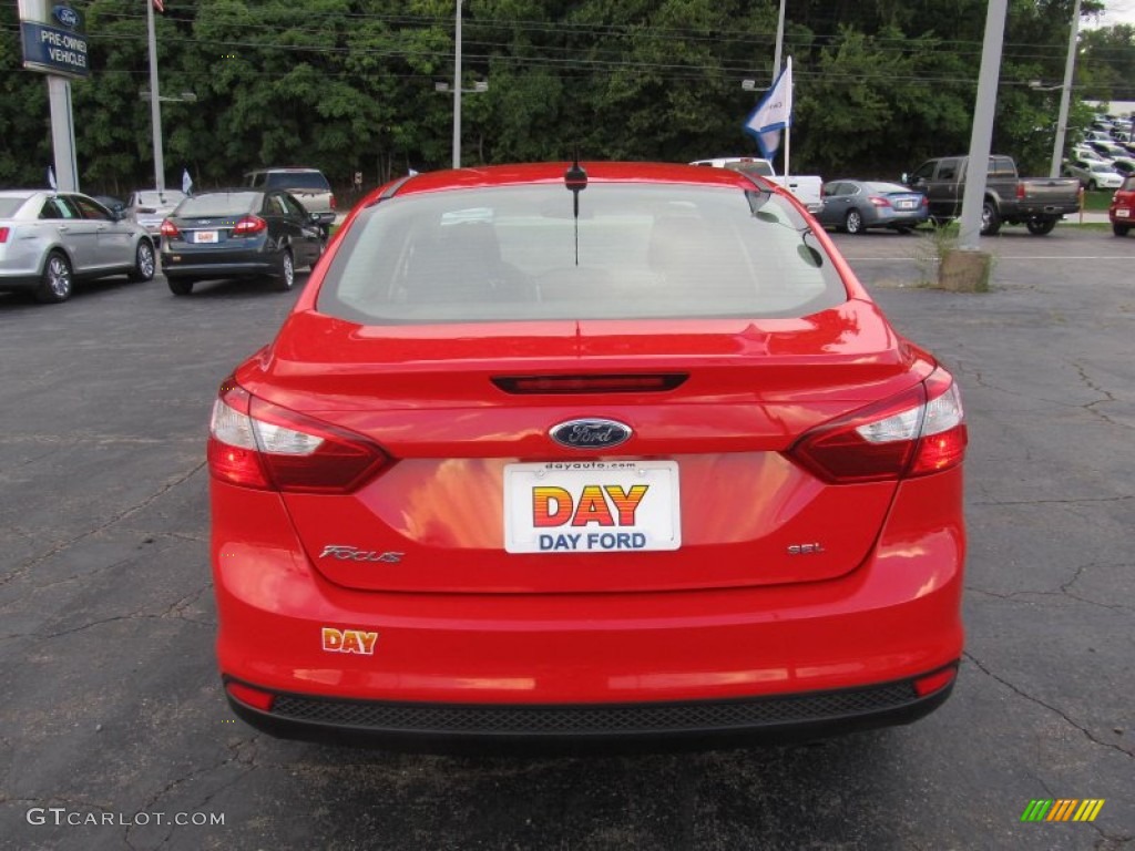 2012 Focus SEL Sedan - Race Red / Charcoal Black photo #4