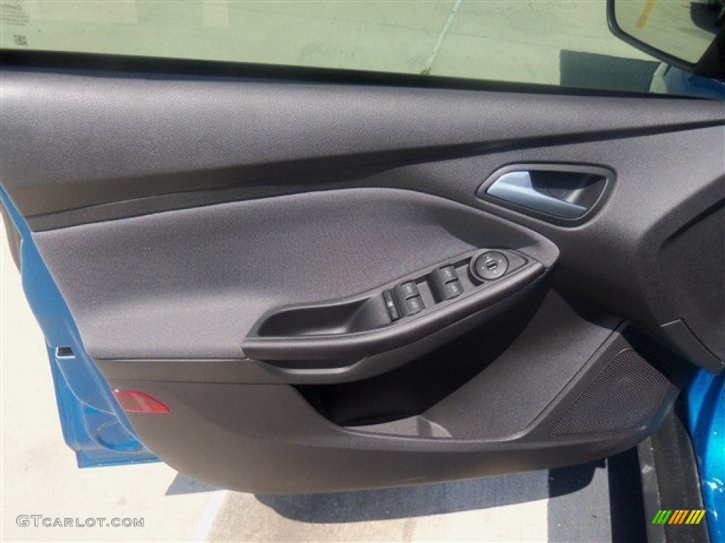 2013 Focus SE Hatchback - Blue Candy / Charcoal Black photo #11