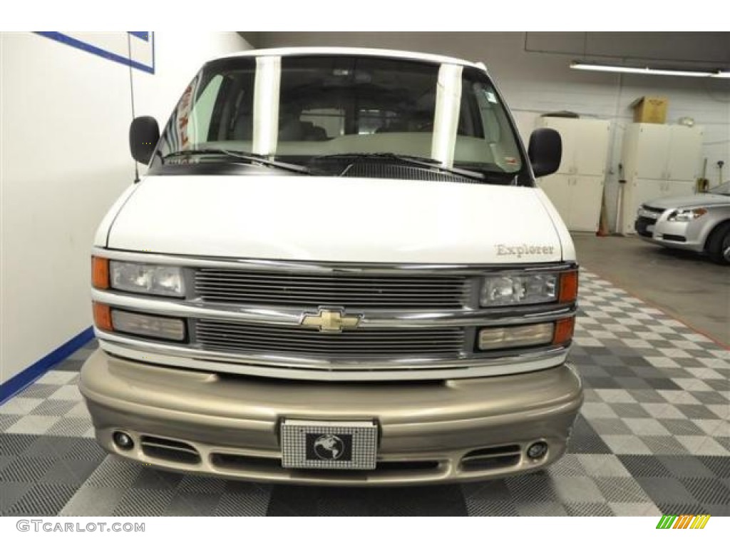 2001 Express 1500 Passenger Conversion Van - White / Medium Gray photo #4