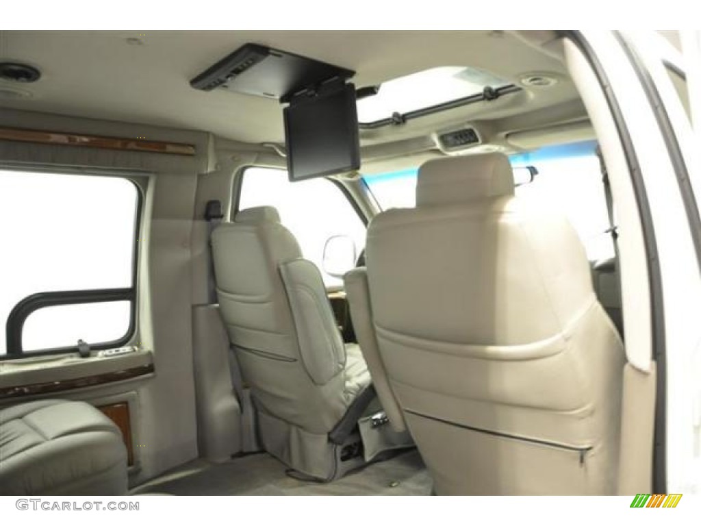 2001 Express 1500 Passenger Conversion Van - White / Medium Gray photo #19