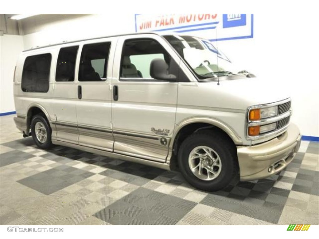 2001 Express 1500 Passenger Conversion Van - White / Medium Gray photo #27