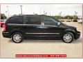 2009 Brilliant Black Crystal Pearl Chrysler Town & Country Limited  photo #9