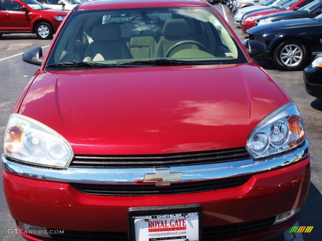 2004 Malibu Maxx LT Wagon - Sport Red Metallic / Neutral photo #8