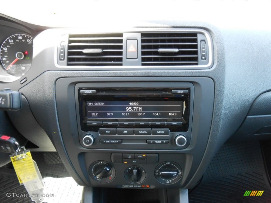 2013 Volkswagen Jetta S Sedan Controls Photo #69680469