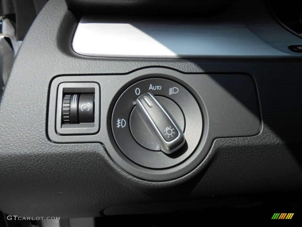 2013 Volkswagen CC Lux Controls Photo #69680880