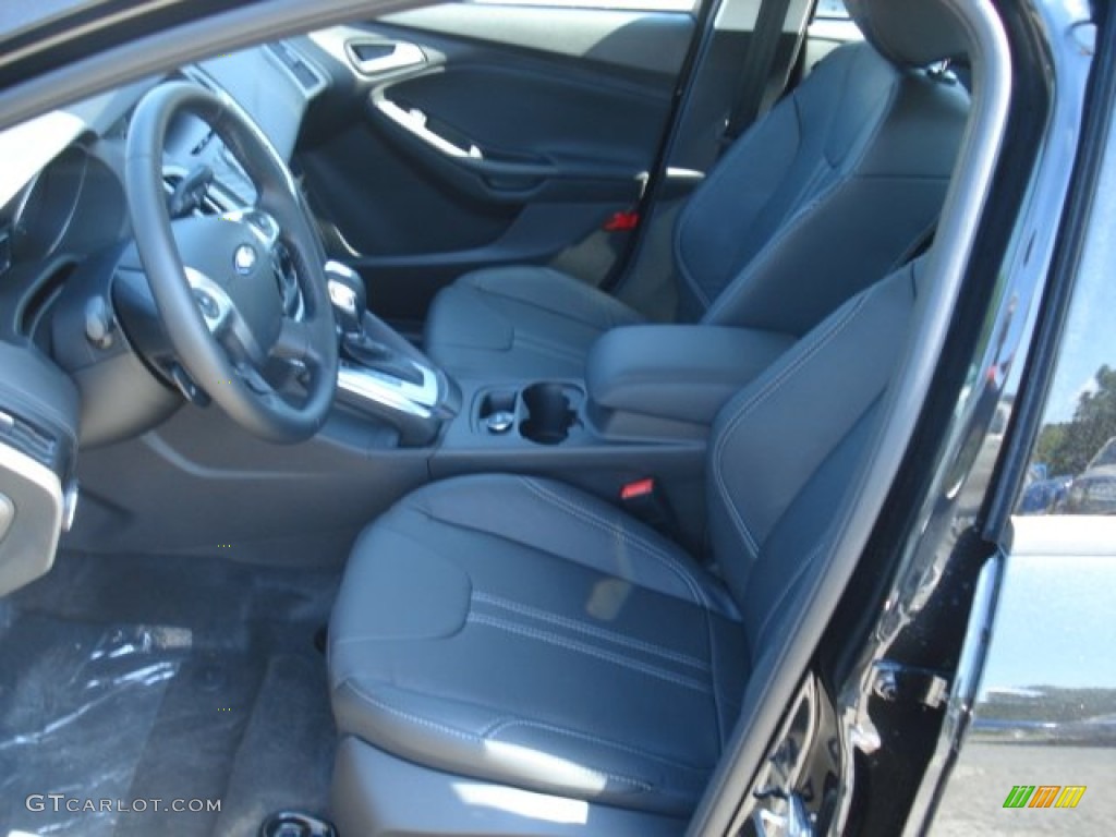 2013 Focus SE Sedan - Tuxedo Black / Charcoal Black photo #11