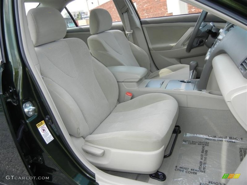 2011 Camry LE - Spruce Green Mica / Ash photo #45
